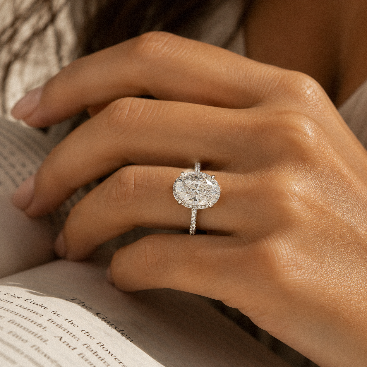Élan Oval Diamond Ring